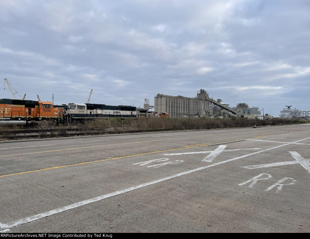 BNSF 9455 & 9424